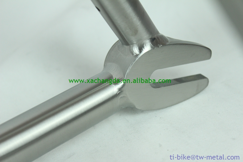 Titanium Track Bike Frame with Blade Seat Tube