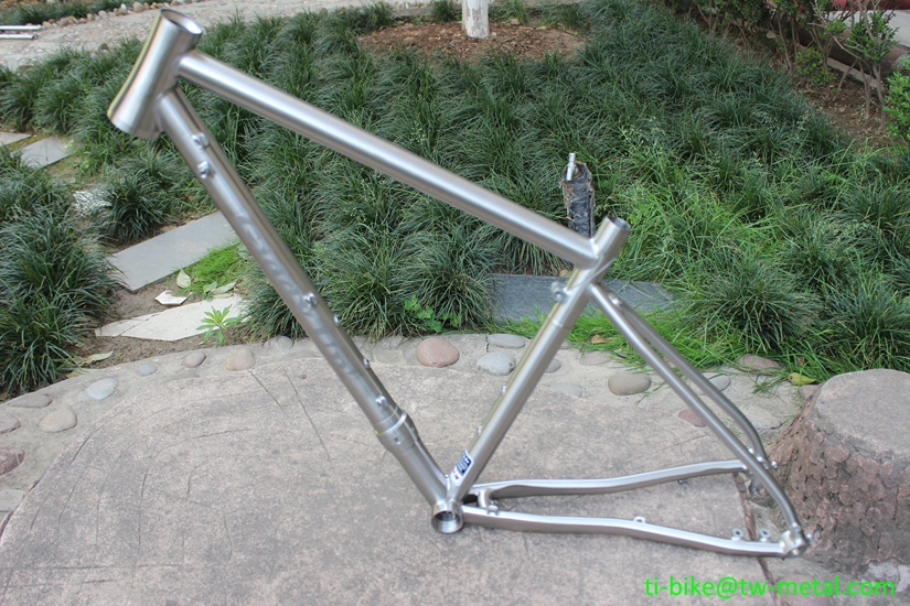 Titanium MTB bike frame with 29 or 26 inch tire